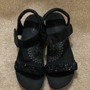 Aetrex Women’s Sparkle Strap Sandals | Size 10 | Black